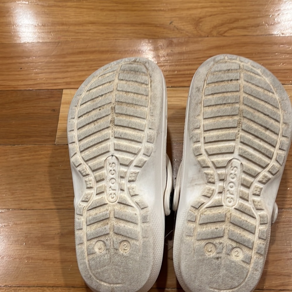 CROCS girls white lined sandals size j2. - Picture 5 of 9